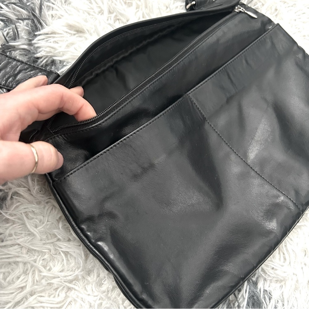 Rudsak Crossbody Messenger Bag - Picture 4 of 8